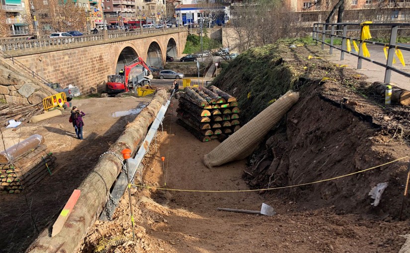 Abans de final d’any es completarà la construcció de les noves escales que connecten el nucli antic solsoní amb la&nbsp;riera